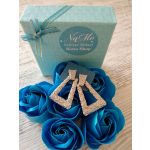 Csillogó, ezüstös háromszög fülbevaló – Larina 