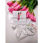 felkérő koszorúslánynak: fehér zsinór gyöngy karkötő,  leszel a koszorúslányom  fatábla, koszorúslány felkérő kísérőkártya 